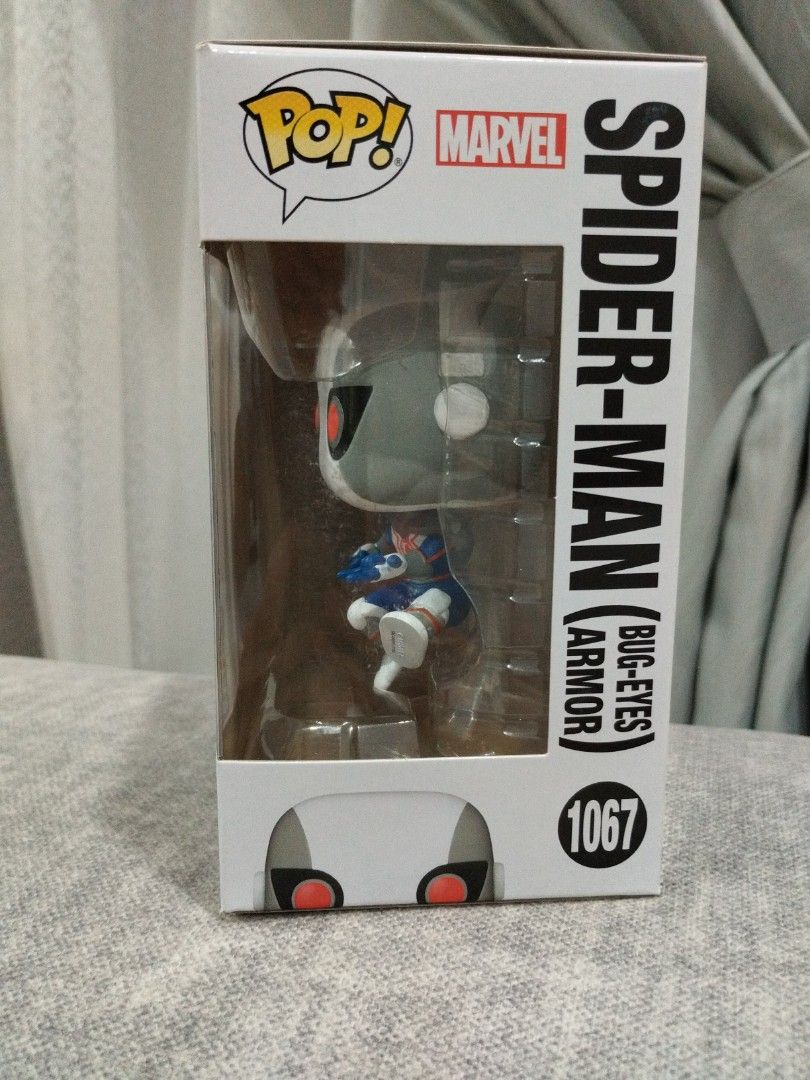 Funko Pop! + Protector: Marvel Spider-Man (Bug-Eyes Armor) (Winter