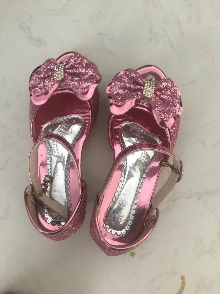 Girls pink heeled shoes shop