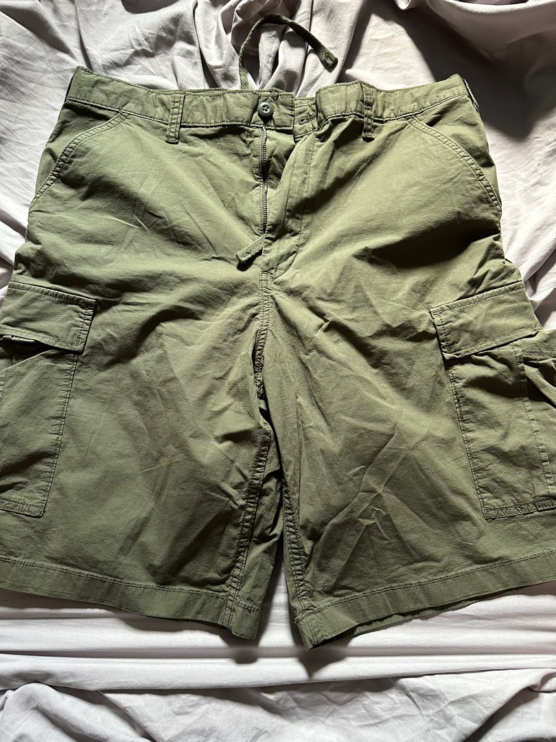 Green Cargo Short Uniqlo, Men's Fashion, Bottoms, Shorts on Carousell