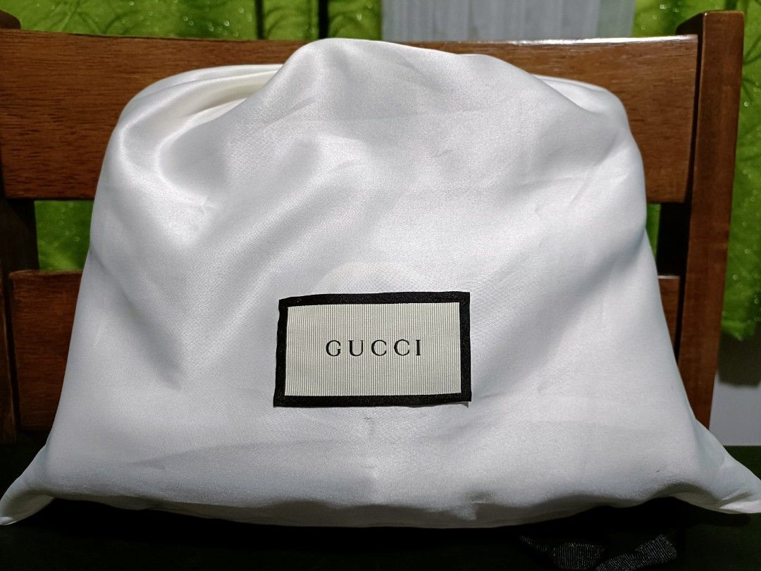 Gucci Dollar Interlocking G Top Handle Bag (Soft Pink) (Category: Luxury Bags & Wallets) located in Quezon City. Submitted by so.pretty (Listing ID 1265123988, Image 2). Description: ORIGINAL 💯 Rank A to SA Please DM for more infos and photos 😉.