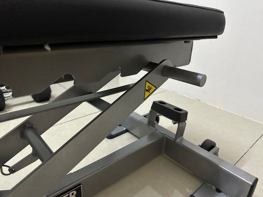 HAMMER STRENGTH HOME MULTIADJUSTABLE BENCH, Sports Equipment, Exercise