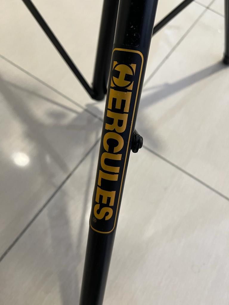 Hercules 6 Guitar Stand/Hangar, Hobbies & Toys, Music & Media, Music