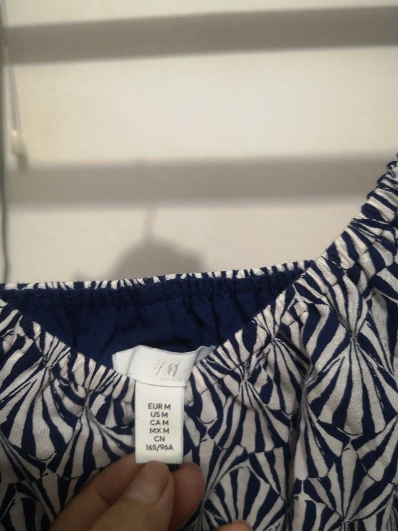 H&M Summer Dress (Category: Dresses) located in Quezon City. Submitted by hellobuyeverything (Listing ID 1264984862, Image 3). Description: 🌻Used once wrong size 🌻 Complementing when worn 🌻Super new pa!.