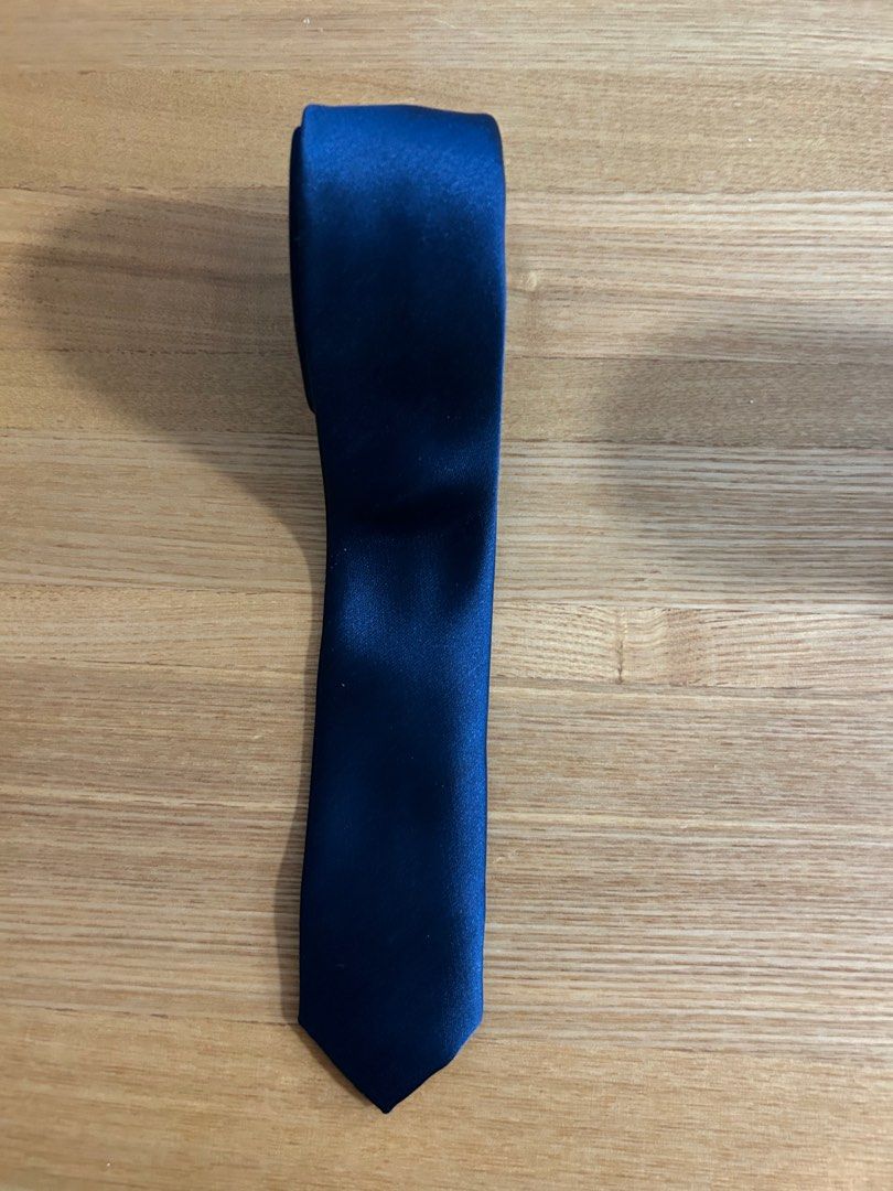 H&m necktie store