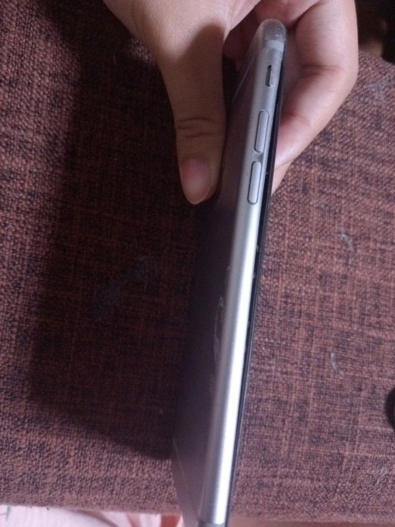 iPhone 6 ( defective) (Category: iPhone 6 Series) located in Caloocan City. Submitted by weiner_ (Listing ID 1265132483, Image 3). Description: No charger No Box Last time na triny ko incharge ayaw gumana Hindi ako sure sa storage 2019 ko pa to huling nagamit Mabilis ma lowbat kayo nalang mag paayos no returned need funds Meet up kung malapit lng.