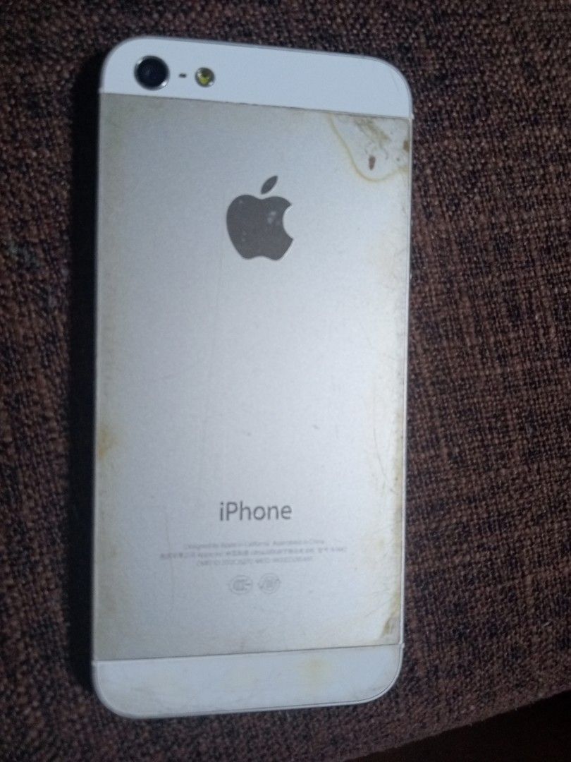 iPhone ( defective) (Category: iPhone 6 Series) located in Caloocan City. Submitted by weiner_ (Listing ID 1265132597, Image 2). Description: No charger No Box Last time na triny ko incharge ayaw gumana Hindi ako sure sa storage and sa series niya Nakita lang sa bahay nakatambak kayo nalang mag paayos no returned need funds Meet up kung malapit lng.