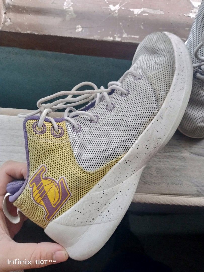 Kyrie hotsell lakers shoes