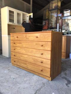 Lateral drawer / tv rack up to 42 inches 47L x 16 1/2W x 33H inches In good condition