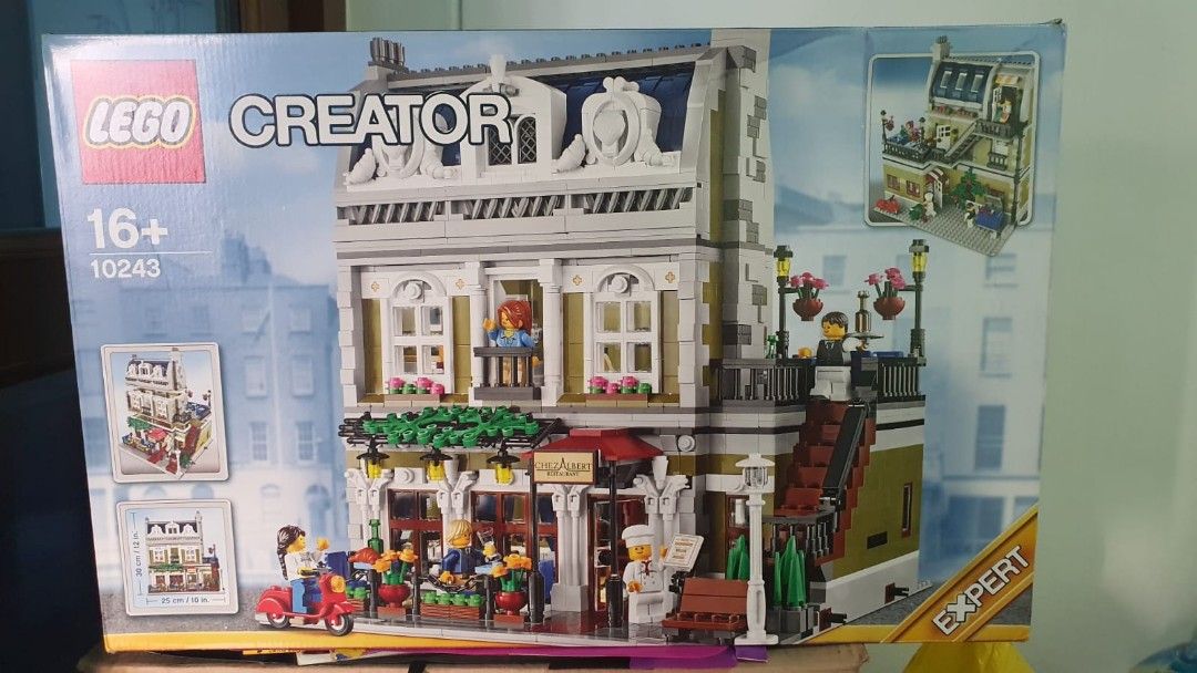 Lego creator best sale expert 10243