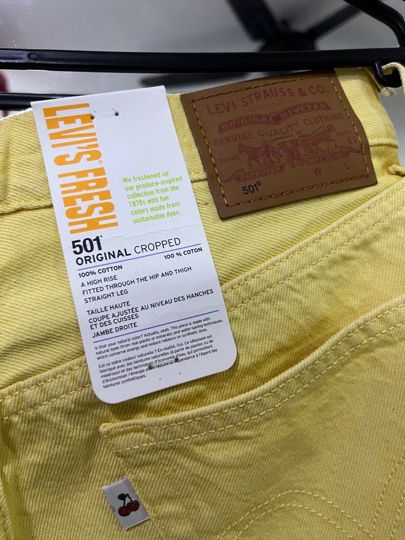 Levi s 501 Crop Jeans in Yellow