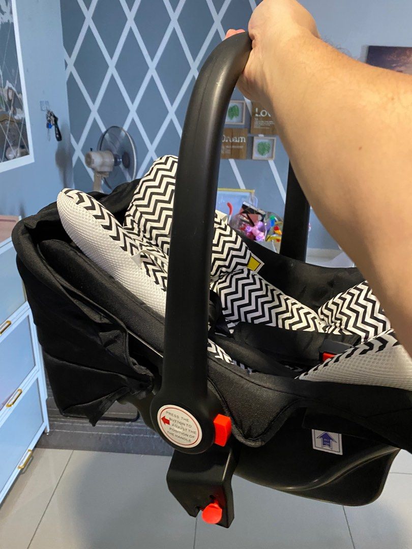 LITTLE ONE BABY CAR SEAT FOR 1 YEAR OLD BELOW CUM CARRIER CUM CRADLE