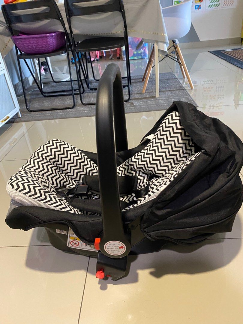 LITTLE ONE BABY CAR SEAT FOR 1 YEAR OLD BELOW CUM CARRIER CUM CRADLE