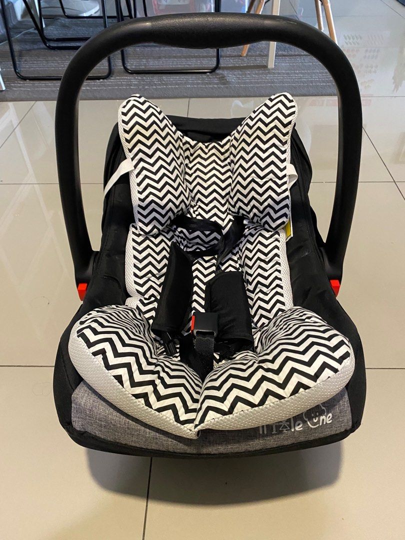 LITTLE ONE BABY CAR SEAT FOR 1 YEAR OLD BELOW CUM CARRIER CUM CRADLE