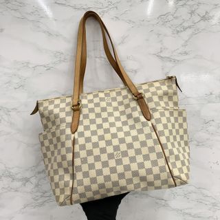 Authentic Louis Vuitton Damier Azur Pochette Cosmetic Pouch Bag, Luxury,  Bags & Wallets on Carousell