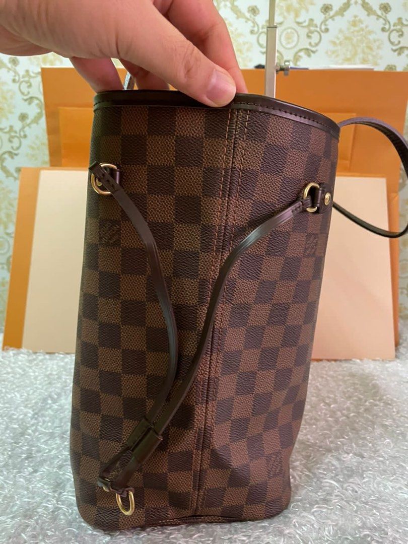 Louis Vuitton Neverfull MM in Damier, Luxury, Bags & Wallets on