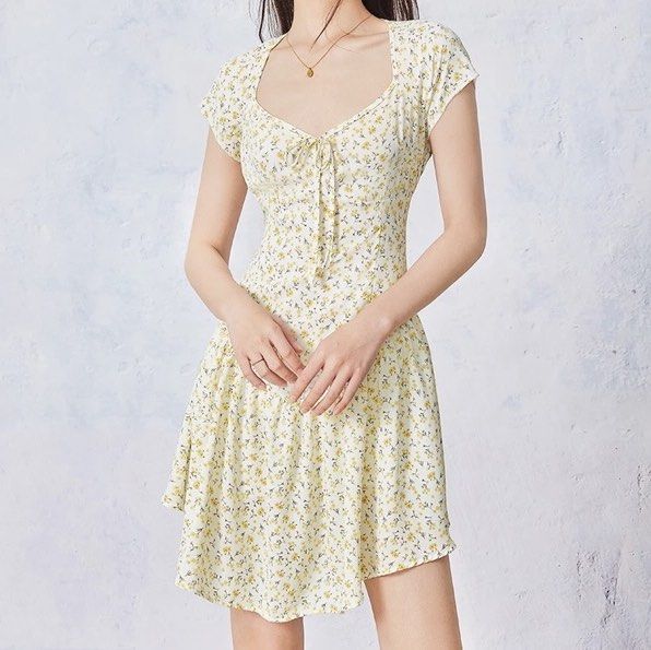 Lovito Floral Dress (Category: Dresses) located in Morong. Submitted by everything.gude (Listing ID 1265135458, Image 1). Description: Brand New Original price: 428php Small on Tag MOP: GCash MOD: J&T, LBC, Same day delivery.