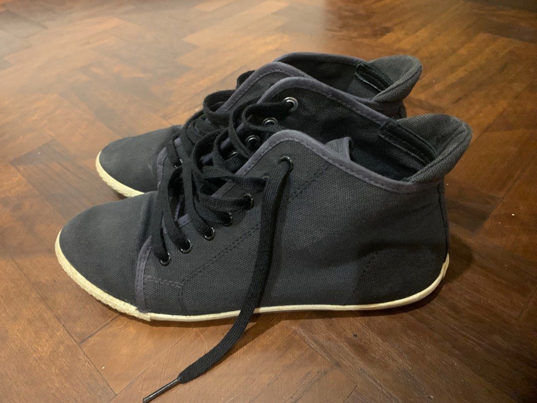 Marc Jacobs all black canvas sneakers. Size 37 worn twice only as it s too small for me