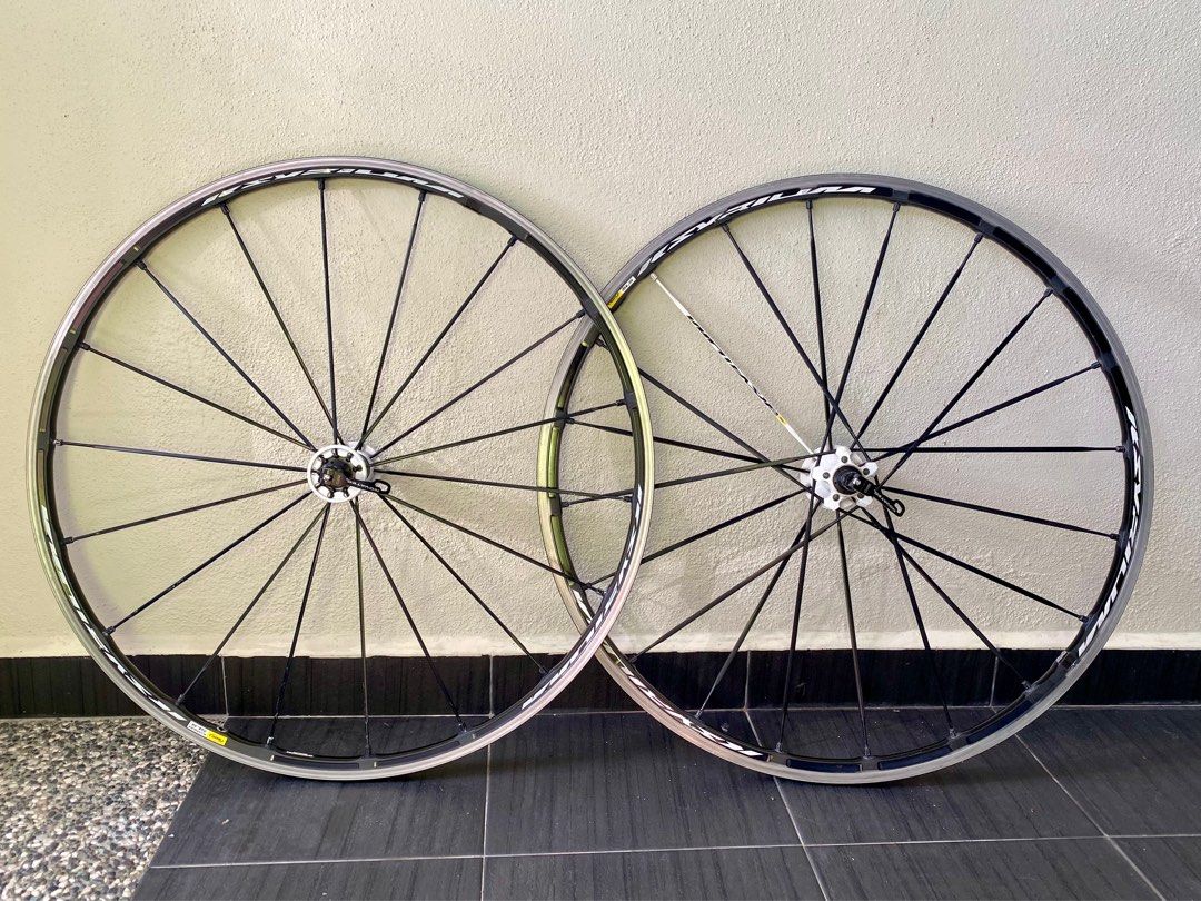 Mavic Ksyrium SLS Carbon Hub Wheelset, Sports Equipment, Bicycles