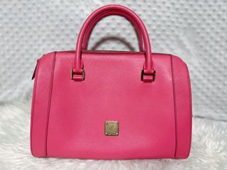 (Category: ) located in . Submitted by juliastyle_luxury (Listing ID 1265066231, Image 1). Description: .