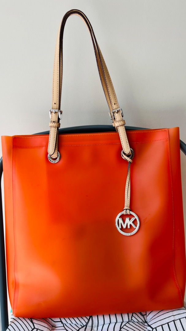 MICHAEL KORS TOTE BAG, Luxury, Bags & Wallets on Carousell