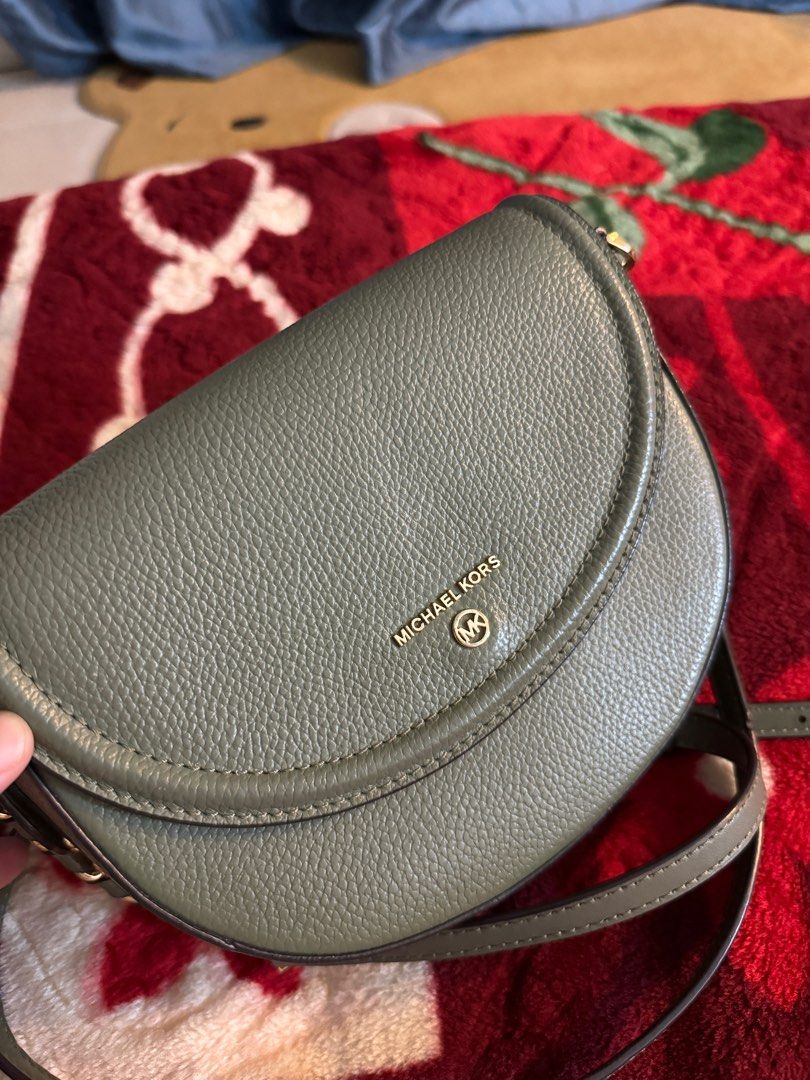MK Jet Set Charm Medium Half Dome Chain Leather Crossbody