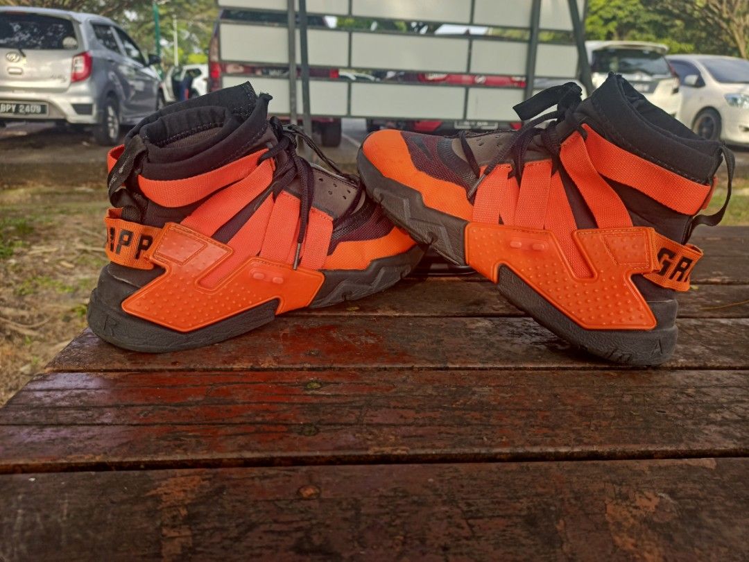 Huarache gripp deals team orange