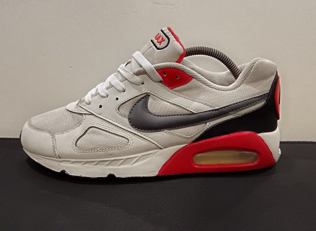 NIKE AIR MAX IVO Red 8.5uk Kondisi Lawa Men s Fashion