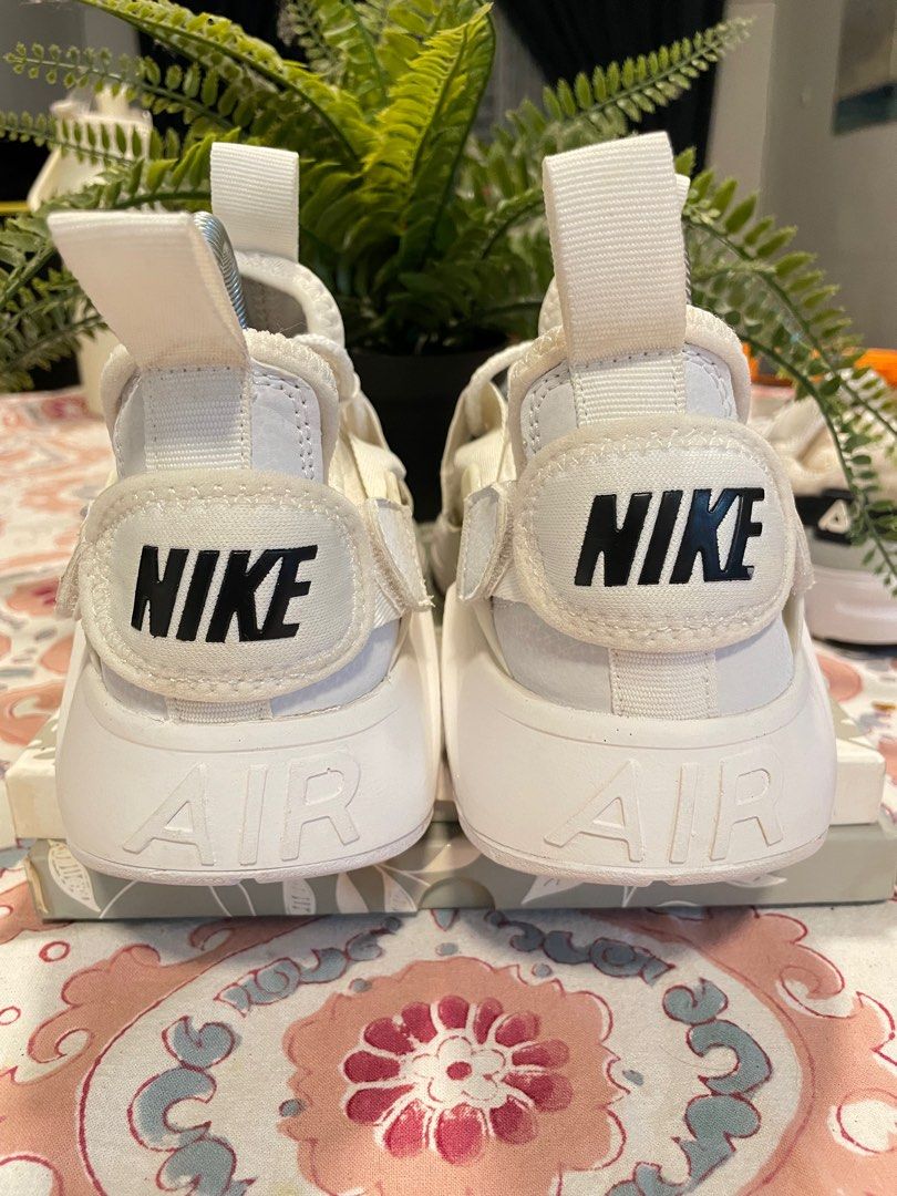 Nike air huarache 5.5 2025 uk