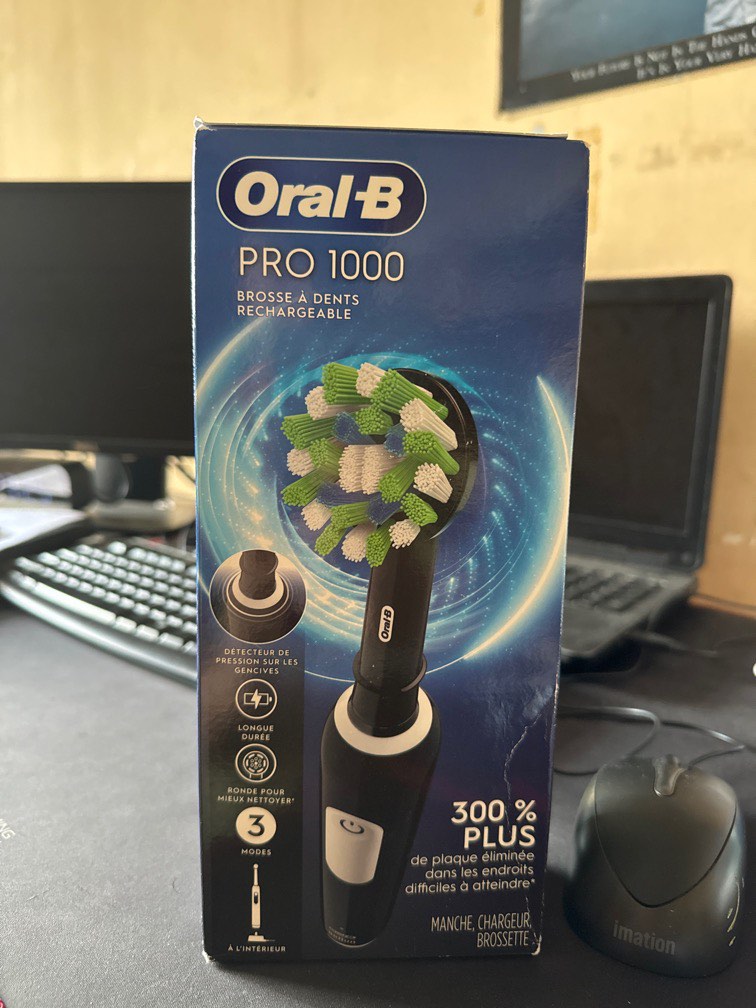 Oral-B Pro 1000 electric toothbrush, Beauty & Personal Care, Bath ...