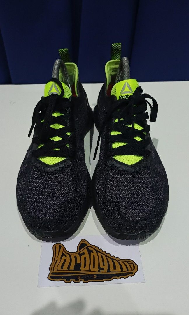 Reebok print 2025 smooth yellow