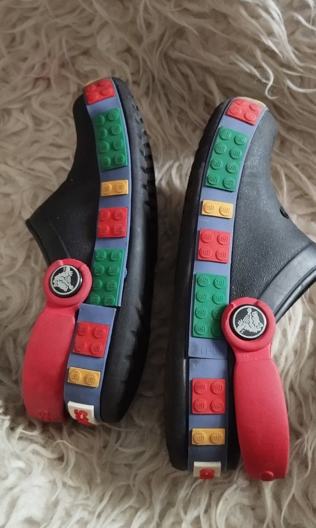 Crocs store lego original