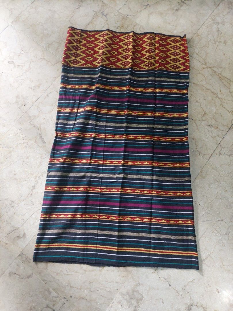 Selendang daerah, Fesyen Wanita, Pakaian Wanita, Lainnya di Carousell