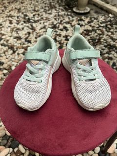 Sepatu anak sneakers puma 3-4 tahun