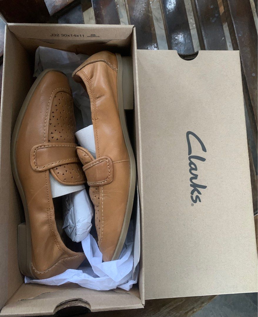 Sepatu clarks sales