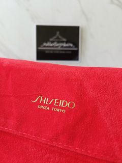 Shiseido Long Red Wristlet/Zip Wallet Organizer