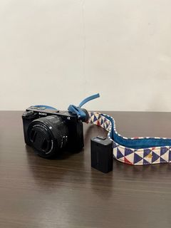 Wifi Vlogging Camera Sony alpha a6000 24.3MP mirrorless interchangeable lens black body w/ 16-50mm kitlens complete with original bag box and receipt from henrys CAMERA STRAP USED FOR SALE