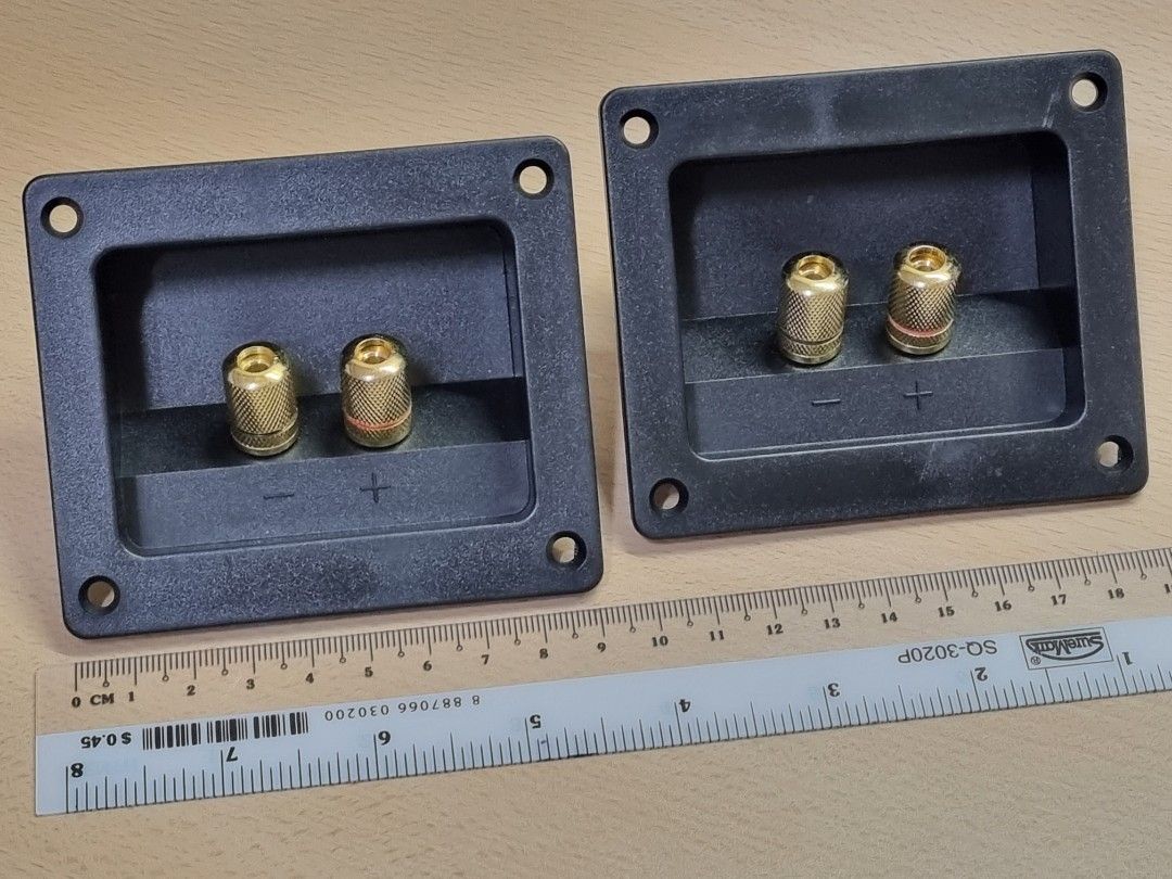 Speaker terminals459940035372011520