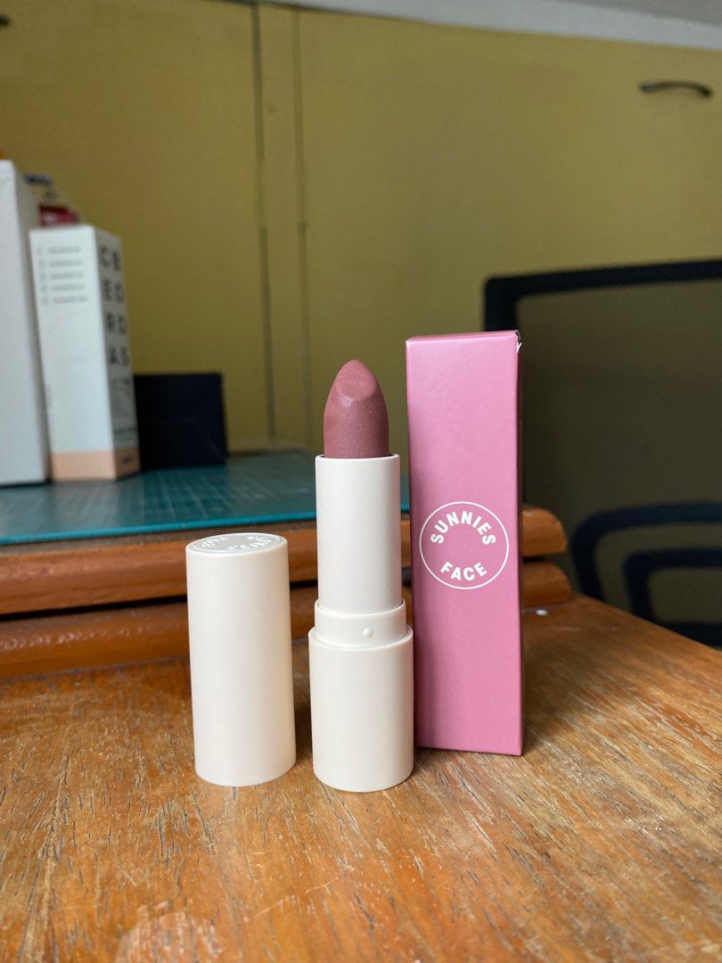 Sunnies Face Fluffmatte (Category: Makeup) located in Binan City. Submitted by vieldrosar97998 (Listing ID 1264971247, Image 1). Description: shade in mood swatched once RFS: not my shade; got as a gift.