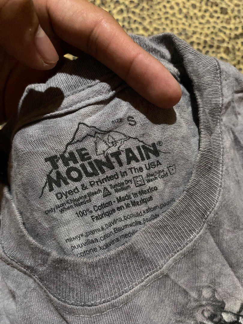 The Mountain elephant (Category: Tshirts & Polo Shirts ) located in Santo Tomas. Submitted by kurrosensei (Listing ID 1265134237, Image 2). Description: Size : Small Dimes : 19x28 Excellent Condition Color rate : 10/10 None issue.