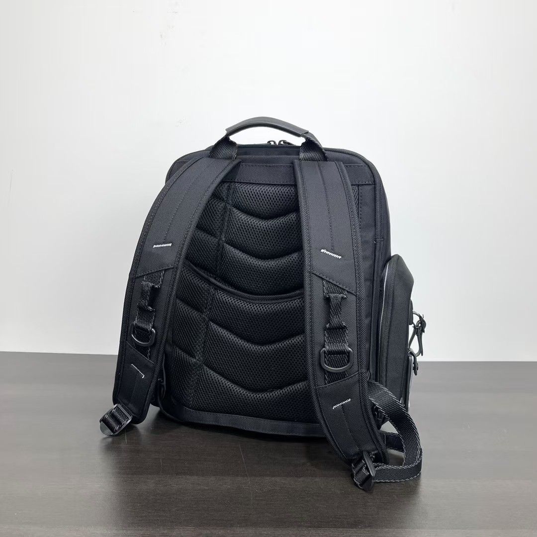 TUMI ESPORTS PRO BACKPACK, Men's Fashion, Bags, Backpacks on Carousell