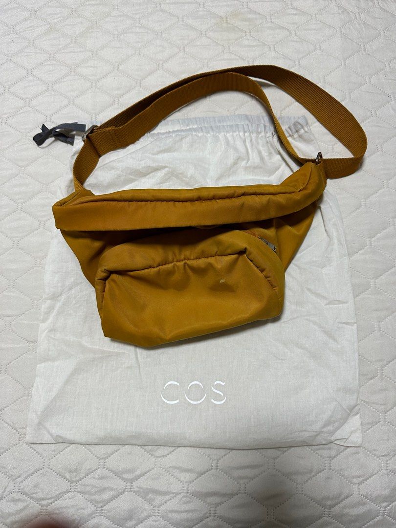 Waist pouch
