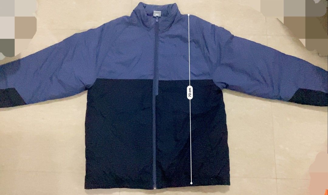 Winter Jacket (Category: Coats, Jackets and Outerwear) located in Singapore. Submitted by mark40two (Listing ID 1265041366, Image 2). Description: .
