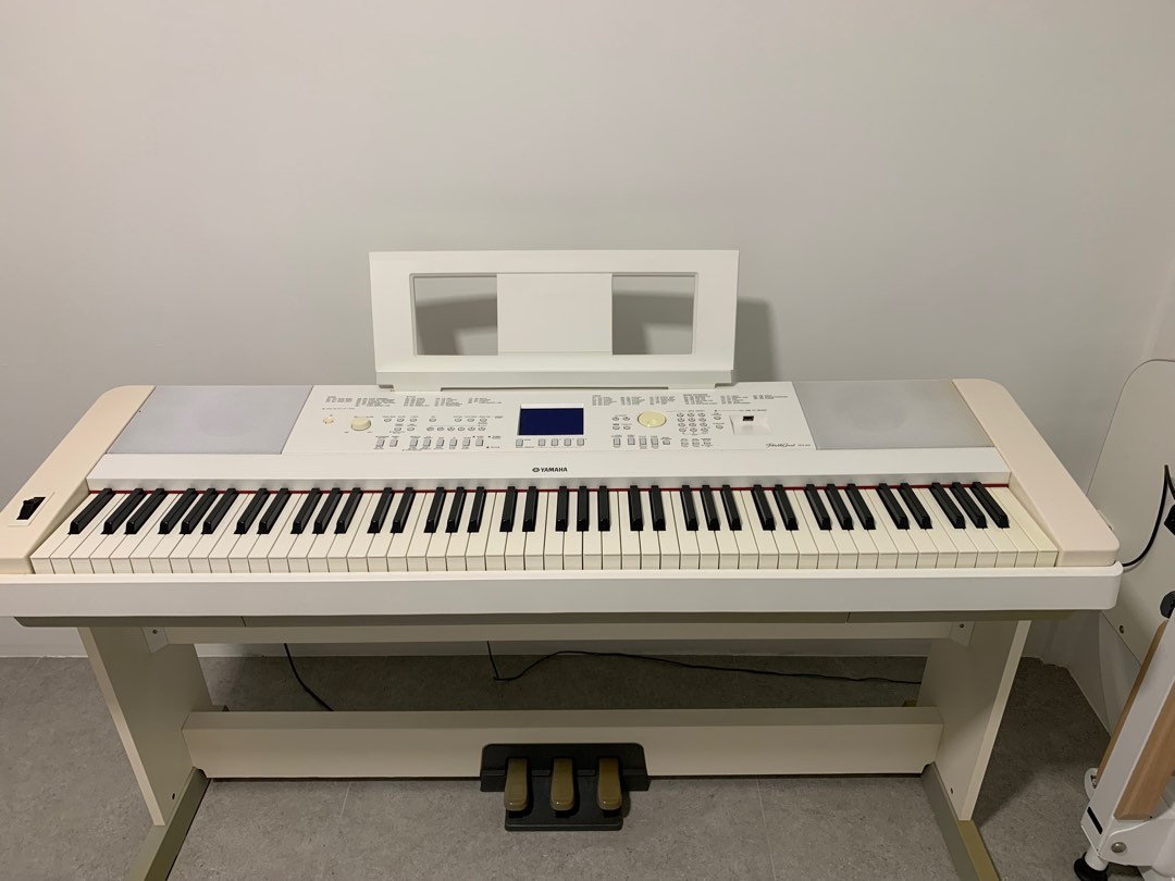 Yamaha Digital Piano DGX-660, Hobbies & Toys, Music & Media, Music
