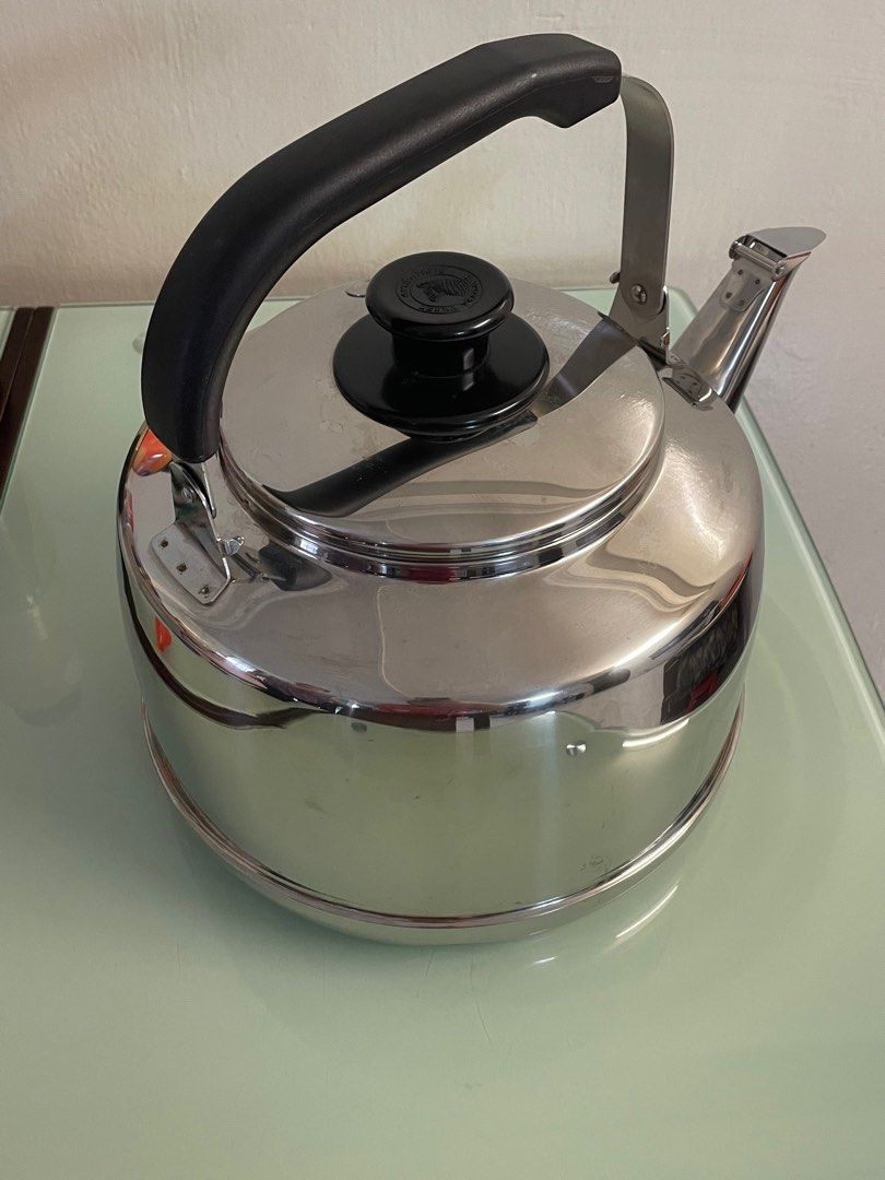 Zebra Classic Stainless Steel Whistling Kettle 7.5L, TV & Home