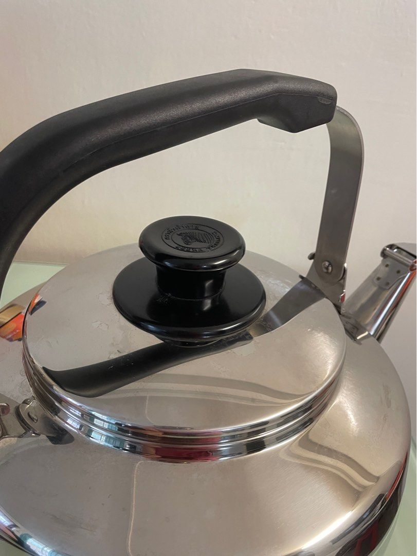 Zebra Classic Stainless Steel Whistling Kettle 7.5L, TV & Home