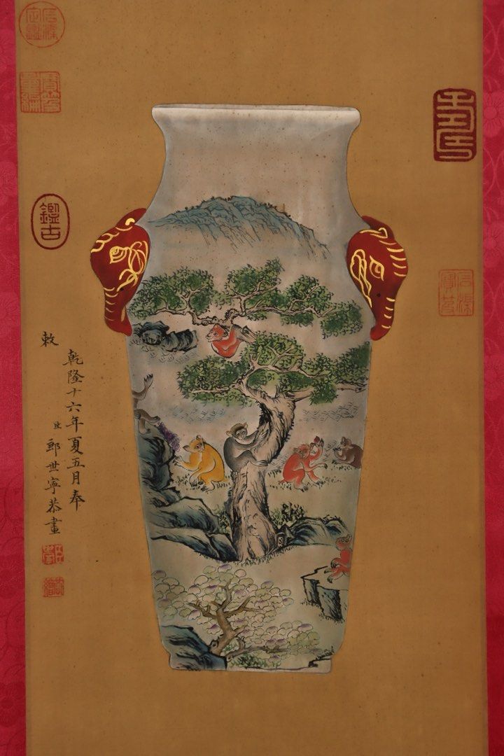 清代-郎世宁-精品绢本粉彩百兽图四方瓶-字画画心尺寸27.5x58厘米；瓷器