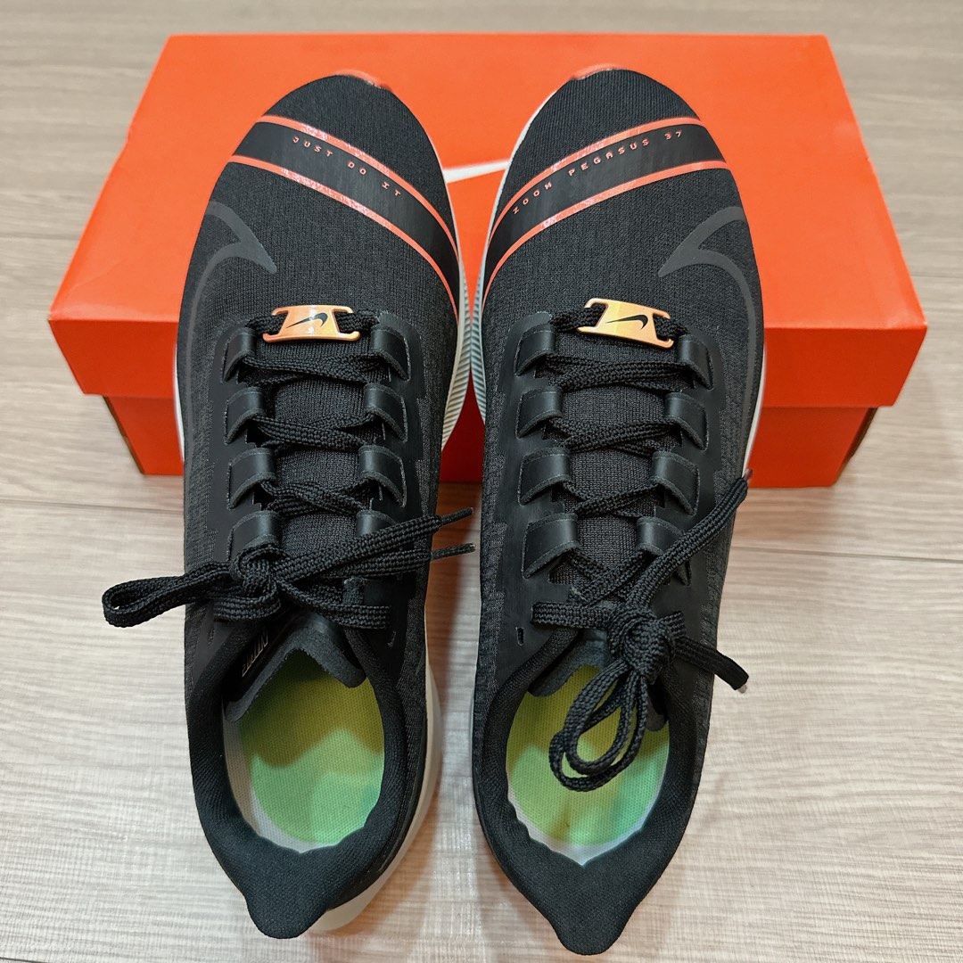 全新出售🌟 Nike Air Zoom Pegasus 37 FC 跑鞋US 7.5 / 25.5 cm橘黑色