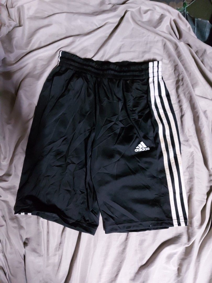 ADIDAS 3 LINES ABOVE THE KNEE SHORT (Category: Shorts) located in Quezon City. Submitted by cjc23 (Listing ID 1265233470, Image 1). Description: FOR SALE ADIDAS 3 LINES ABOVE THE KNEE SHORT 2 SIDE POCKETS 1 BACK ZIPPERED POCKET EXCELLENT SOLID NA SOLID NEED WASH ONLY SMALL ON TAG 28-36W 18.5L 12" LEG OPENING MANILA LOC PM PO.