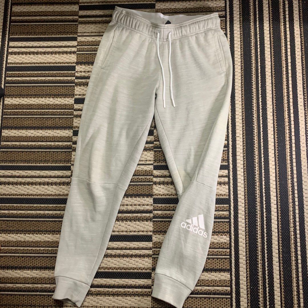 Adidas chino joggers imagenes store