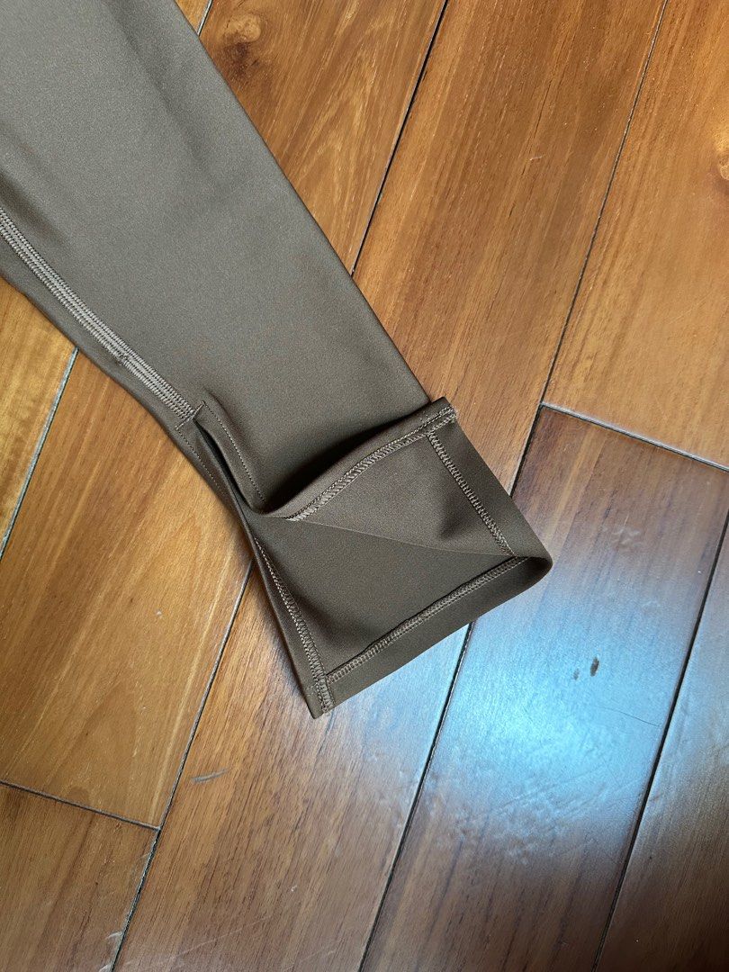 Alo yoga High-Waist Pursuit Trouser Brown Expresso 啡色速乾闊腳褲, 女裝, 運動服裝-  Carousell